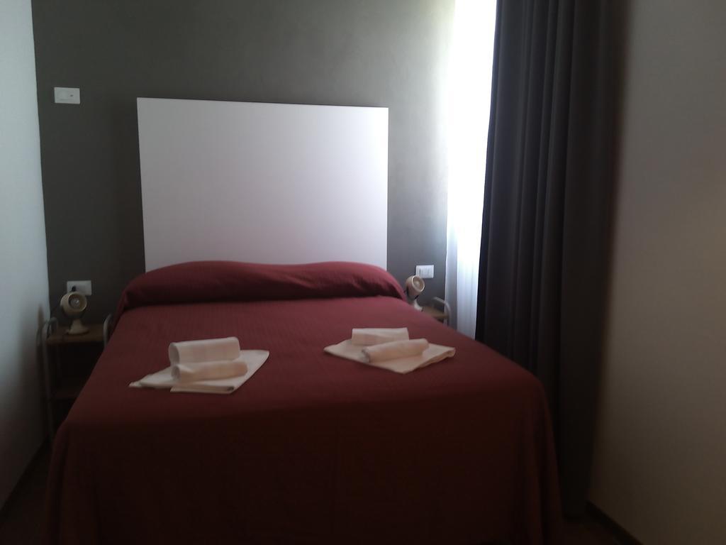 Hotel Piccola Firenze Firenzuola Zimmer foto